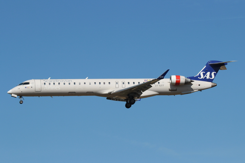 Bombardier CRJ900 photo